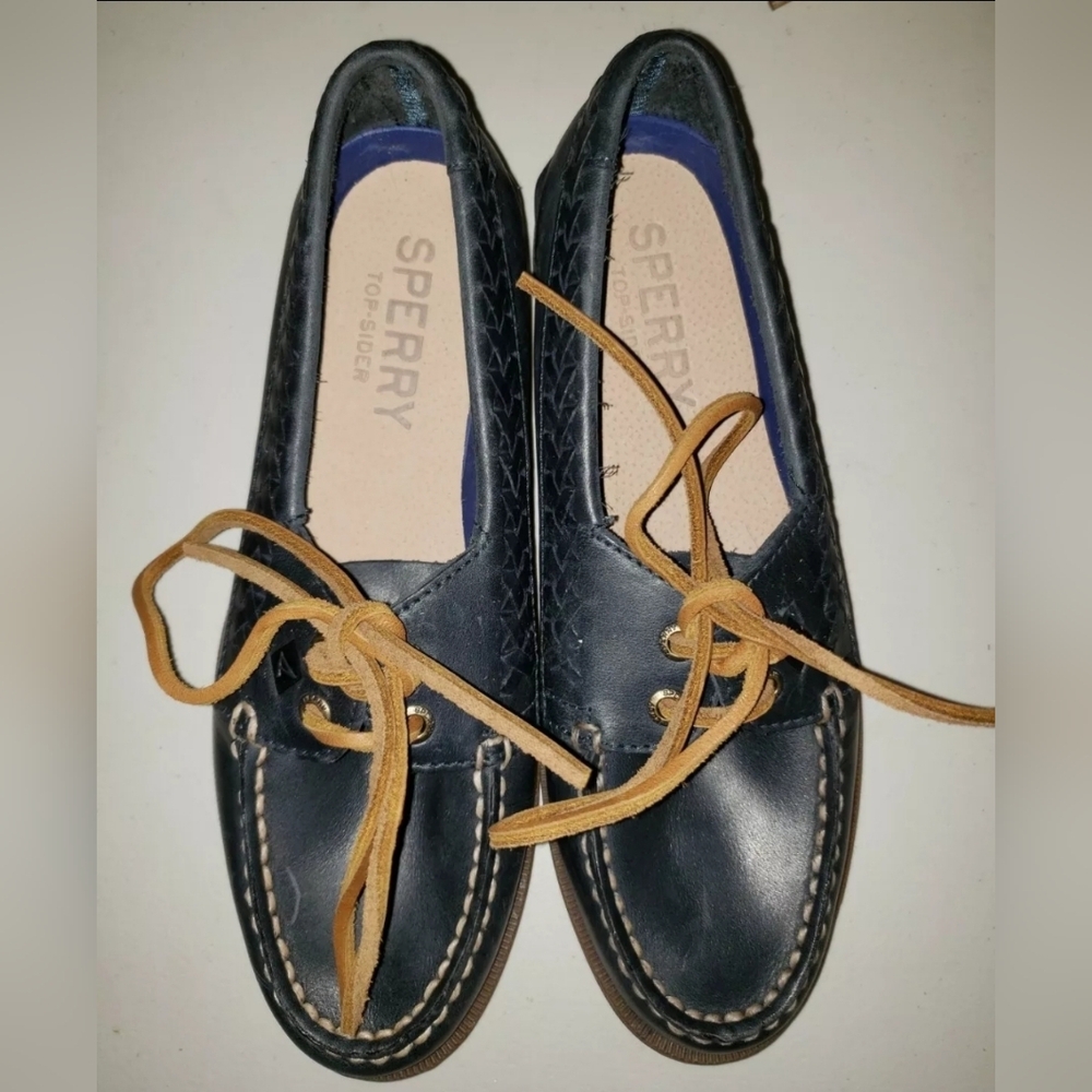 NWOB Sperry Top-Sider 2-Eye Boat Deck Shoes 61317 Women's US Size 5 M D-16